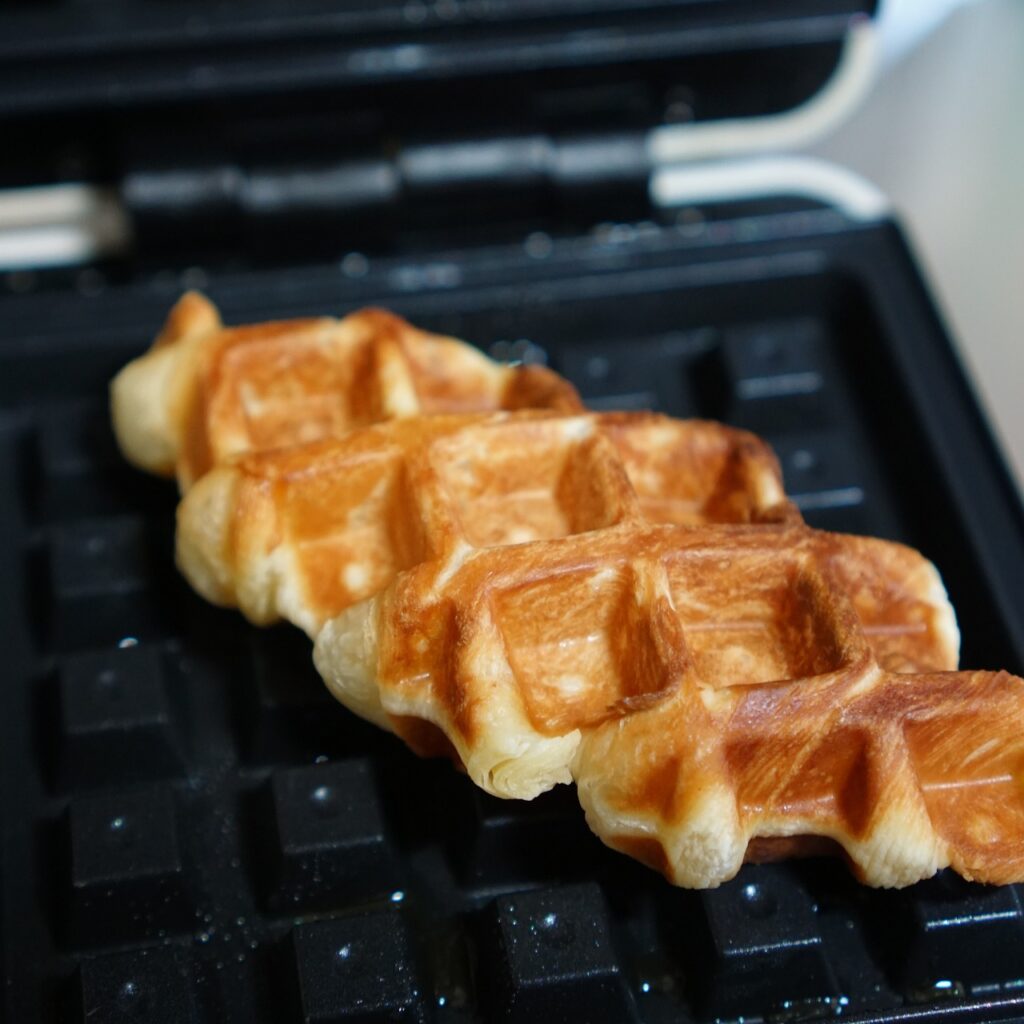 Black+Decker 3-in-1 WM2000SD 3-in-1 Waffle, Grill  Sandwich Maker, Compact Design, Black/Silver