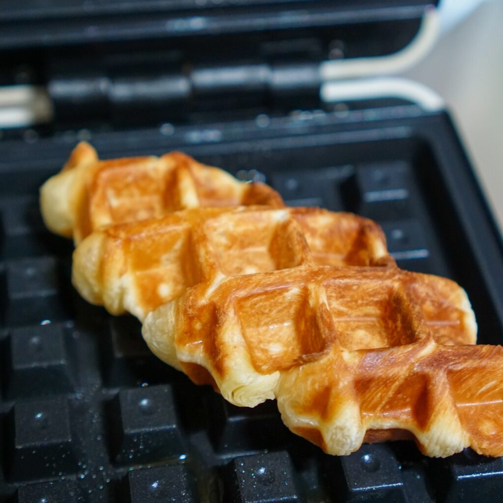 Black+Decker 3-in-1 WM2000SD 3-in-1 Waffle, Grill  Sandwich Maker, Compact Design, Black/Silver