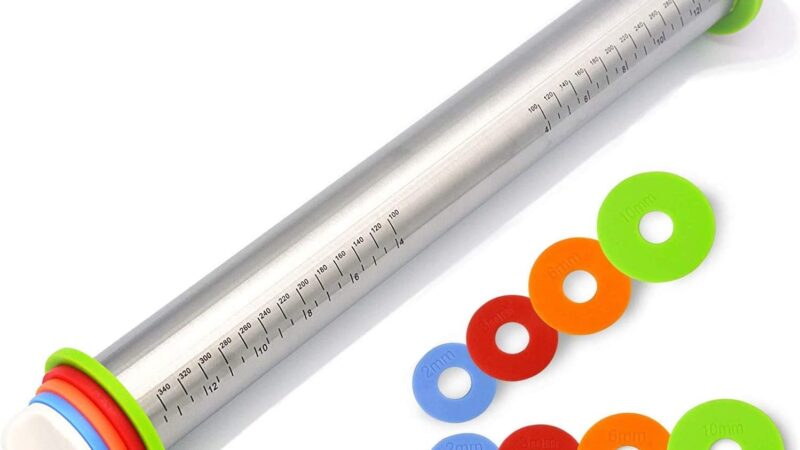 Adjustable stainless steel rolling pin with four thickness rings