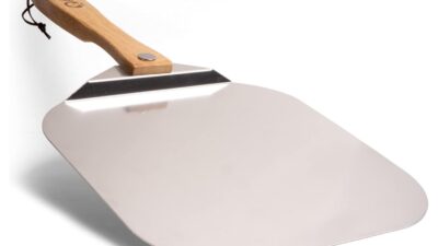 Chef Pomodoro aluminium pizza peel with a thin square blade and folding wooden handle
